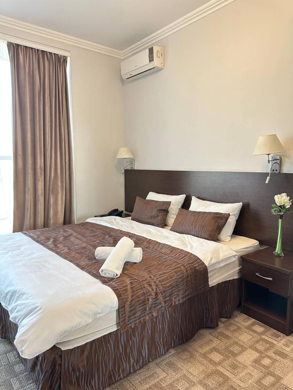 Tanzharyk Hotel Aktobé Extérieur photo