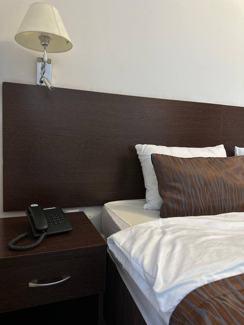 Tanzharyk Hotel Aktobé Extérieur photo