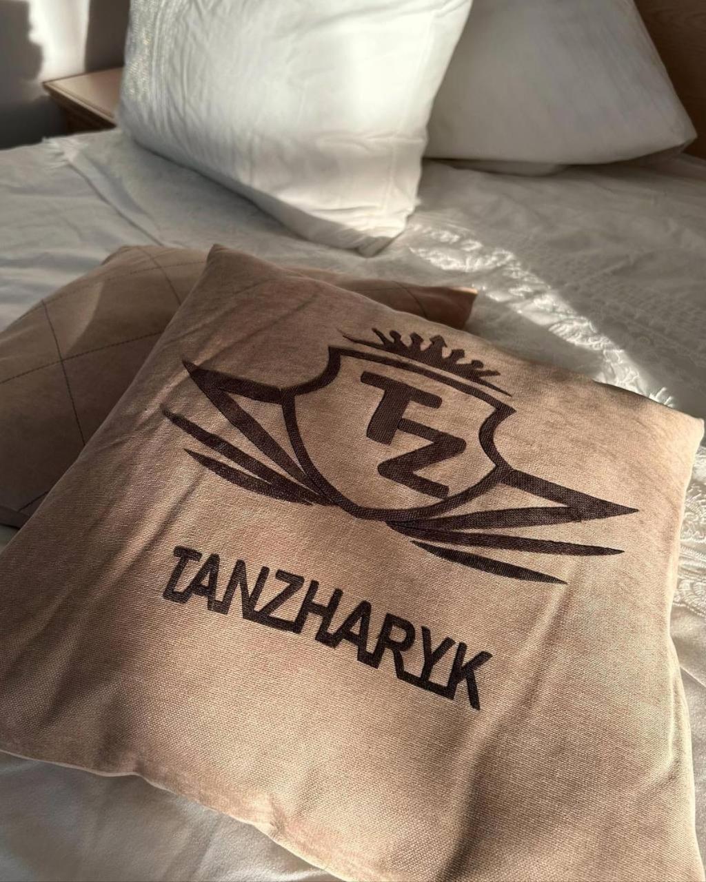 Tanzharyk Hotel Aktobé Extérieur photo