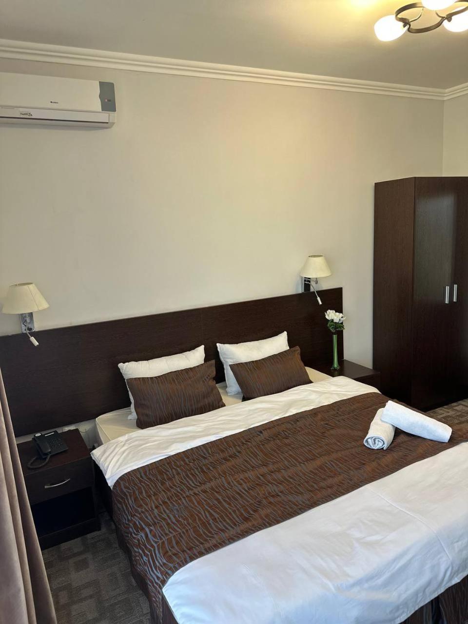 Tanzharyk Hotel Aktobé Extérieur photo
