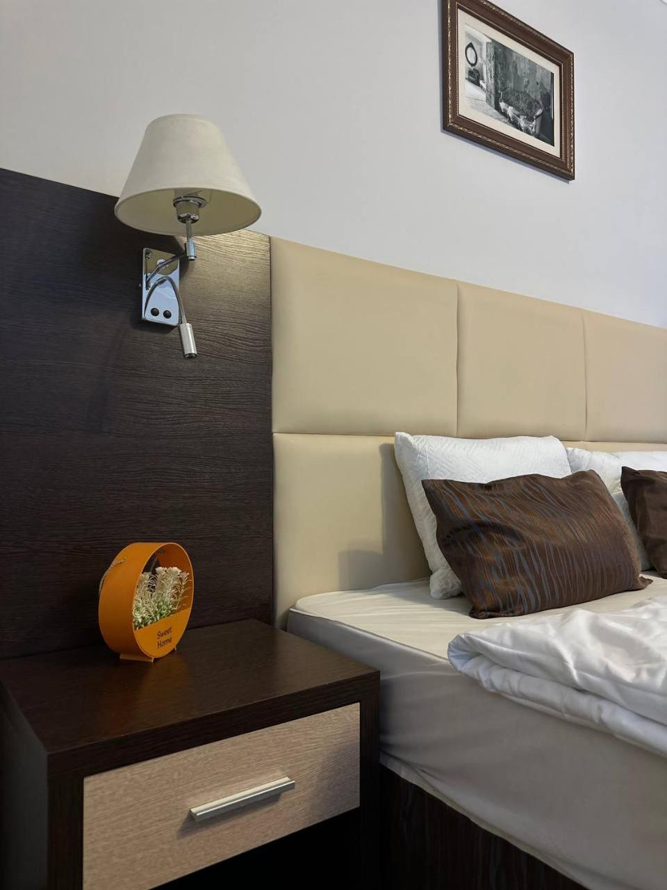 Tanzharyk Hotel Aktobé Extérieur photo