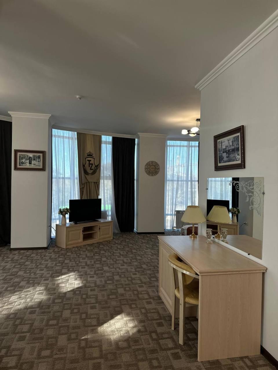 Tanzharyk Hotel Aktobé Extérieur photo