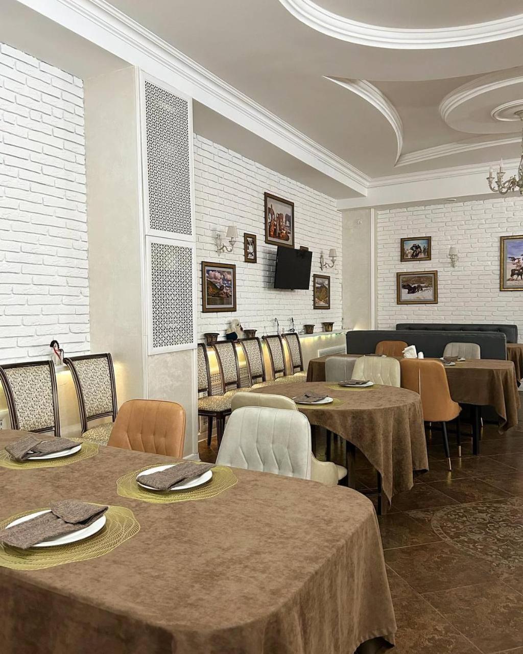 Tanzharyk Hotel Aktobé Extérieur photo