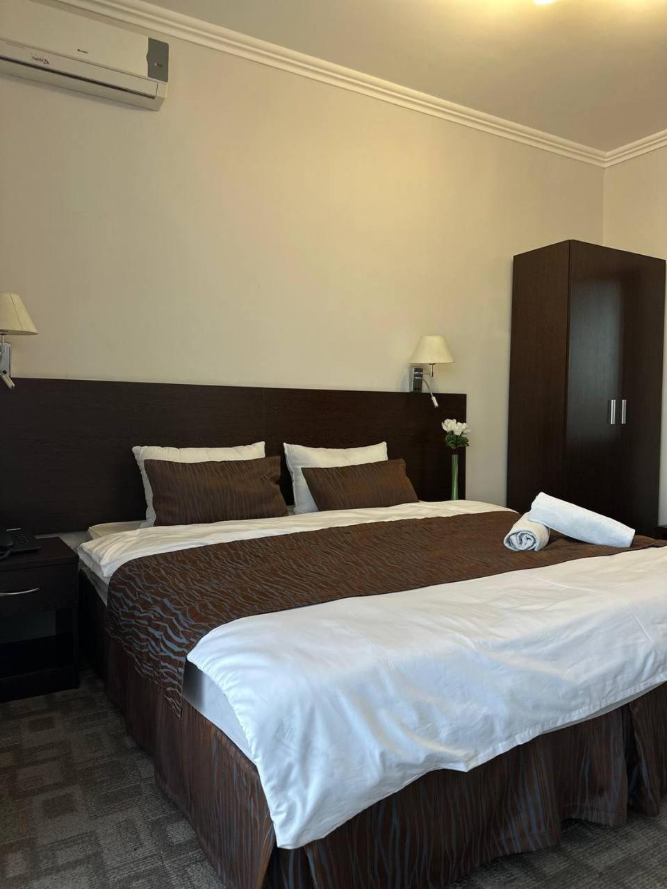 Tanzharyk Hotel Aktobé Extérieur photo