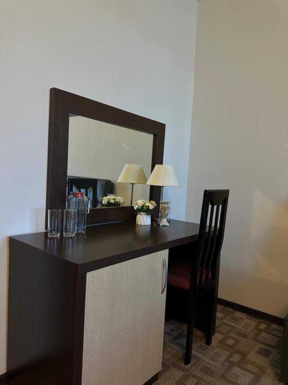 Tanzharyk Hotel Aktobé Extérieur photo