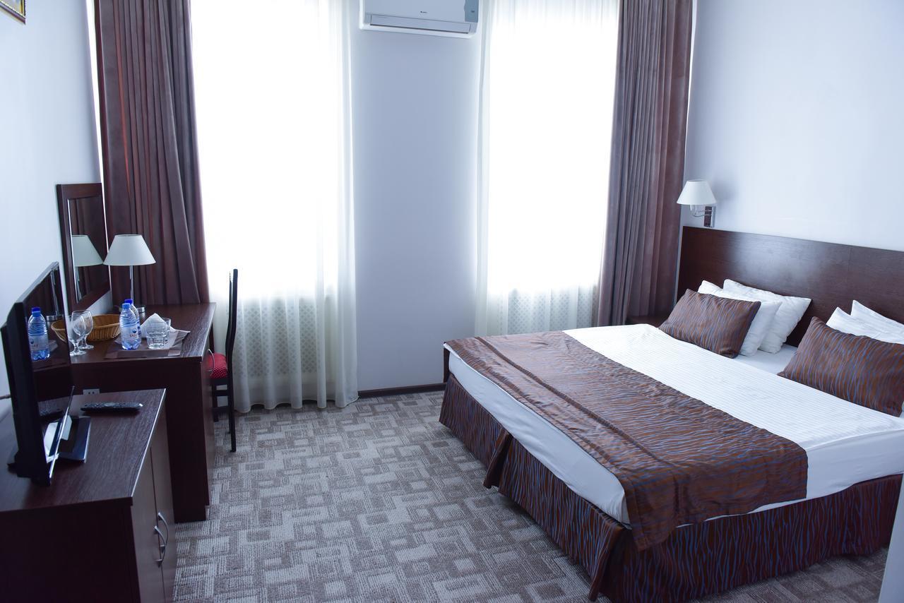 Tanzharyk Hotel Aktobé Extérieur photo